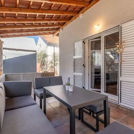 House Marlena Milna (Brac)